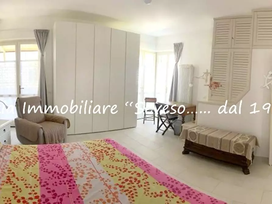 Immagine 19 di Villa in affitto  a Pietrasanta