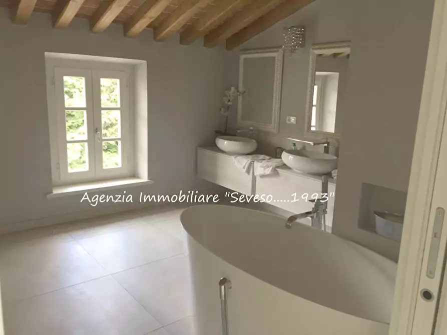 Immagine 38 di Villa in affitto  a Pietrasanta