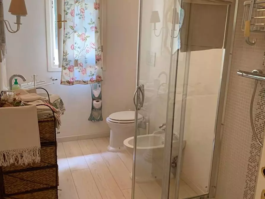 Immagine 35 di Villa in affitto  a Pietrasanta