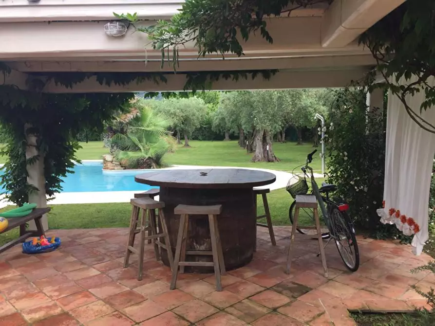 Immagine 9 di Villa in affitto  a Pietrasanta