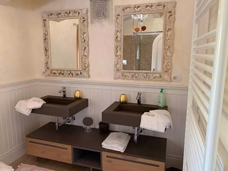 Immagine 34 di Villa in affitto  a Pietrasanta