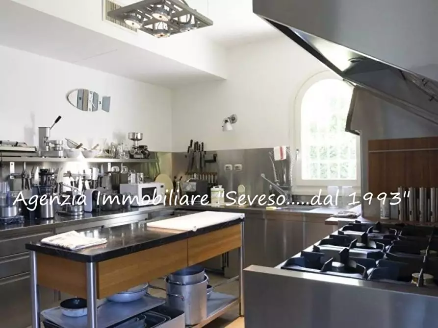 Immagine 11 di Villa in affitto  a Forte Dei Marmi