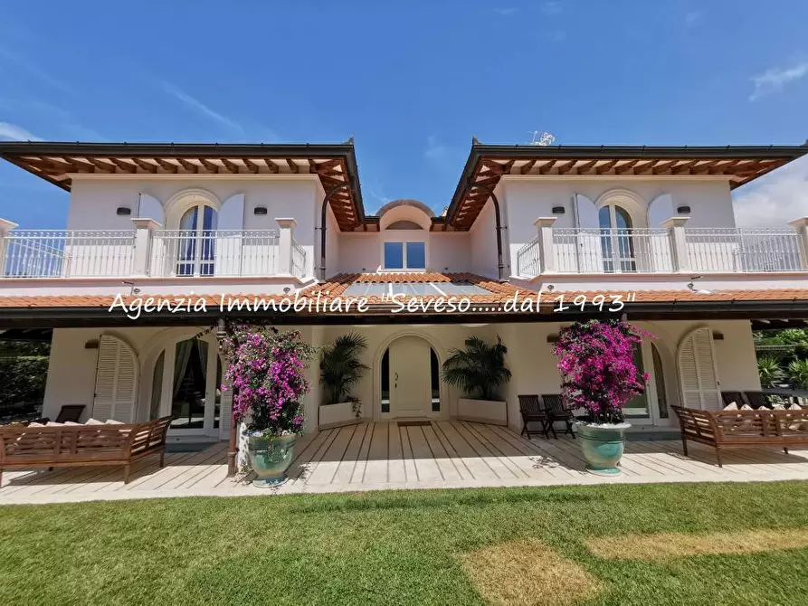 Immagine 8 di Villa in affitto  a Forte Dei Marmi