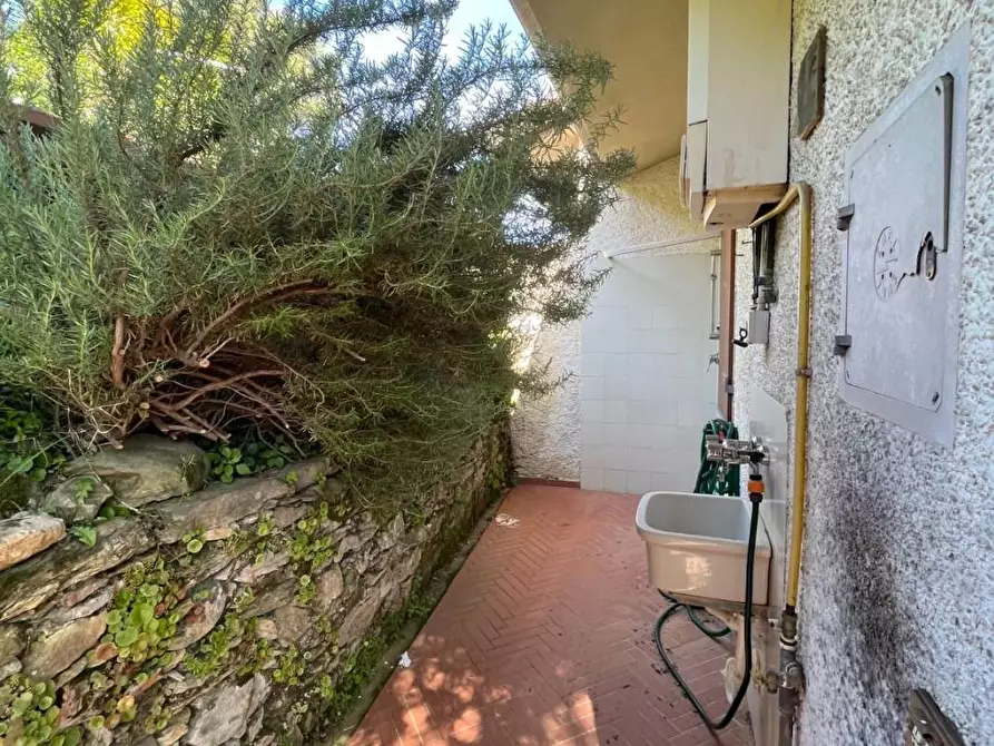 Immagine 24 di Rustico / casale in vendita  a Pietrasanta