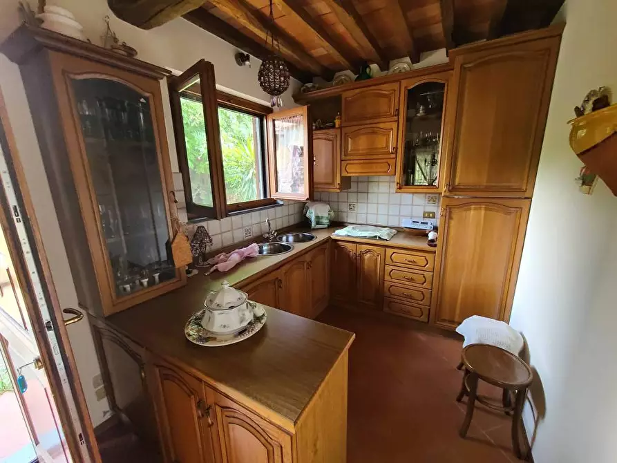 Immagine 27 di Rustico / casale in vendita  a Pietrasanta