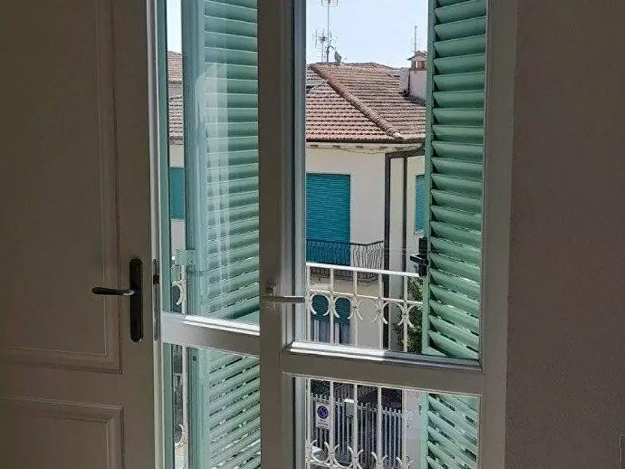 Immagine 6 di Appartamento in affitto  a Camaiore