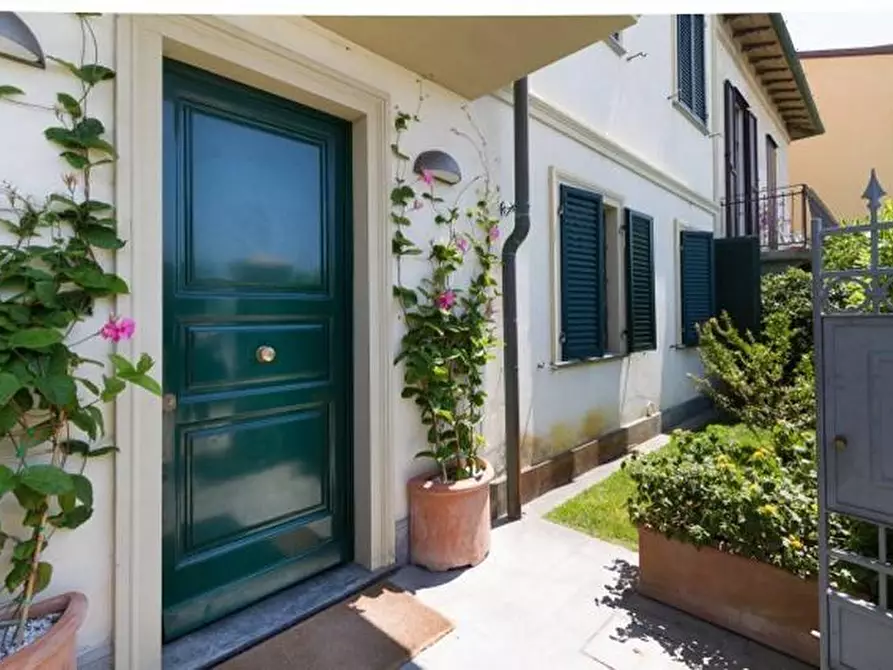 Immagine 3 di Appartamento in vendita  a Pietrasanta