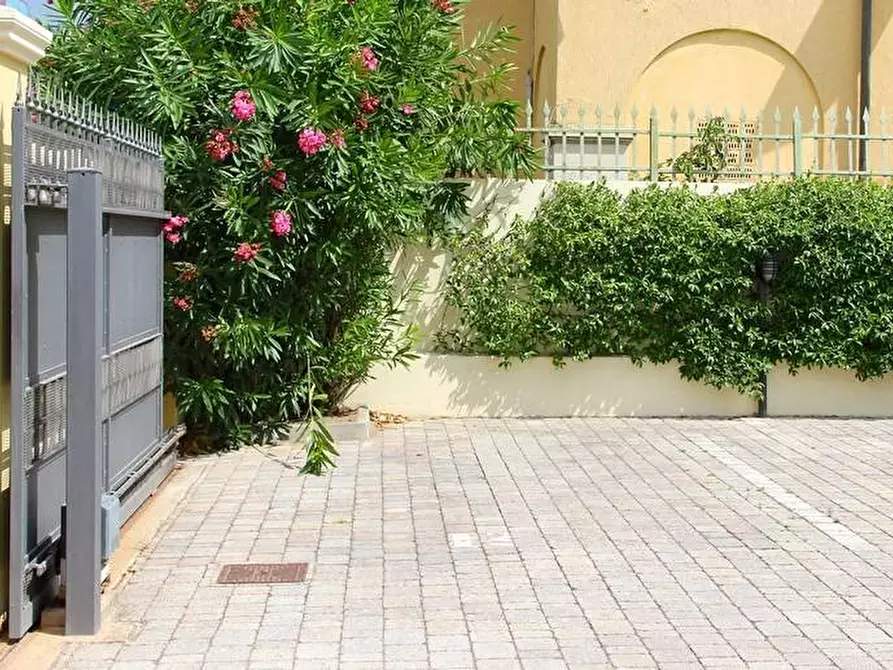 Immagine 5 di Appartamento in vendita  a Pietrasanta