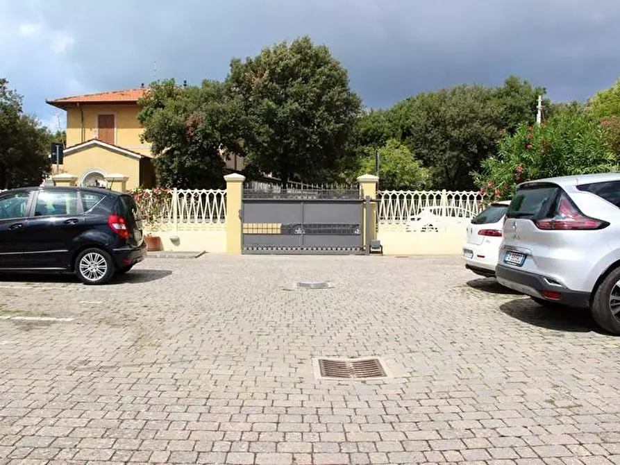 Immagine 6 di Appartamento in vendita  a Pietrasanta