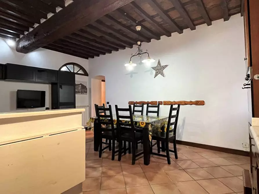 Immagine 10 di Appartamento in vendita  a Seravezza