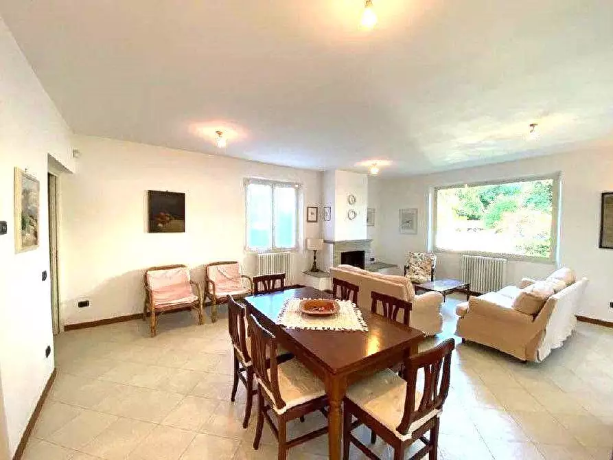 Immagine 9 di Villa in affitto  a Pietrasanta