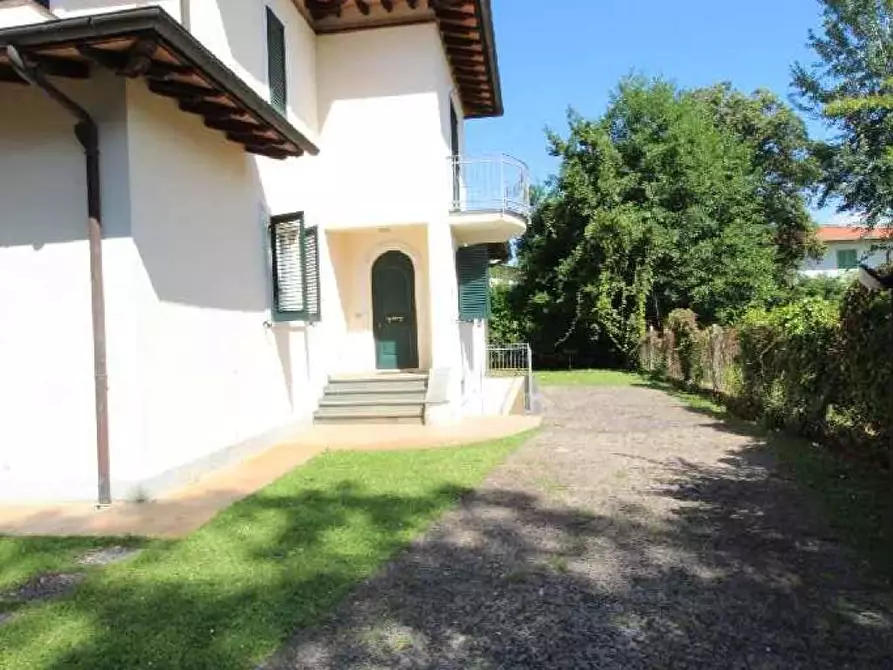 Immagine 4 di Villa in affitto  a Pietrasanta
