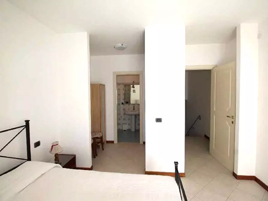 Immagine 13 di Villa in affitto  a Pietrasanta