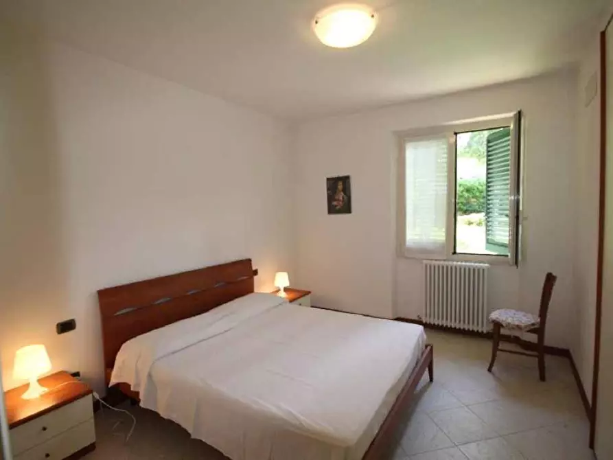 Immagine 19 di Villa in affitto  a Pietrasanta