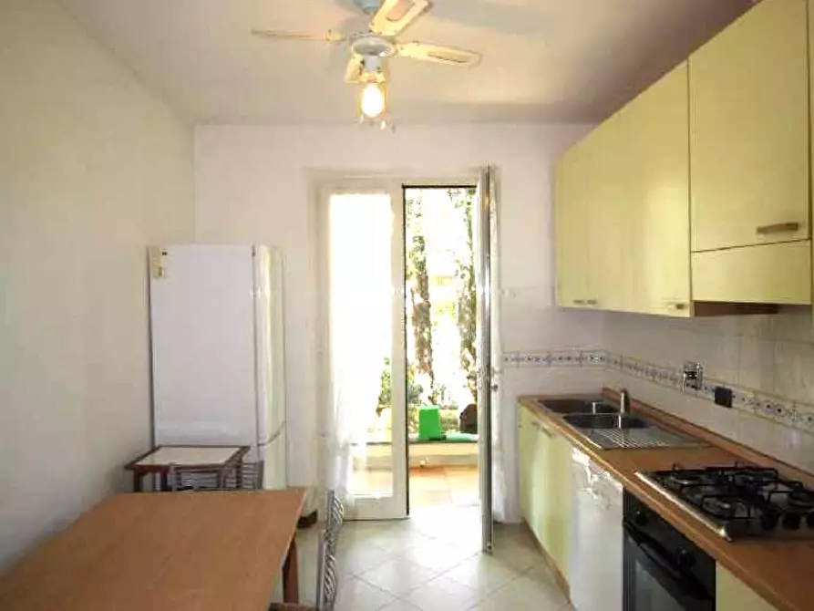 Immagine 18 di Villa in affitto  a Pietrasanta