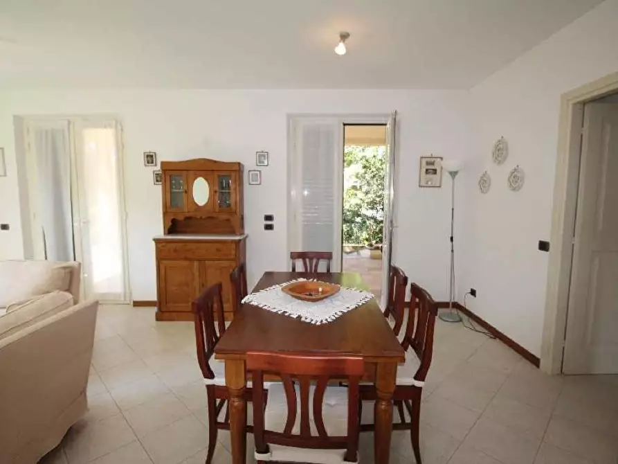 Immagine 8 di Villa in affitto  a Pietrasanta