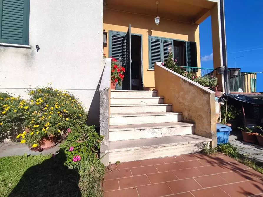 Immagine 2 di Appartamento in vendita  a Seravezza