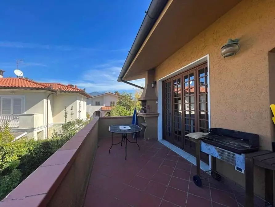 Immagine 10 di Mansarda in affitto  a Forte Dei Marmi