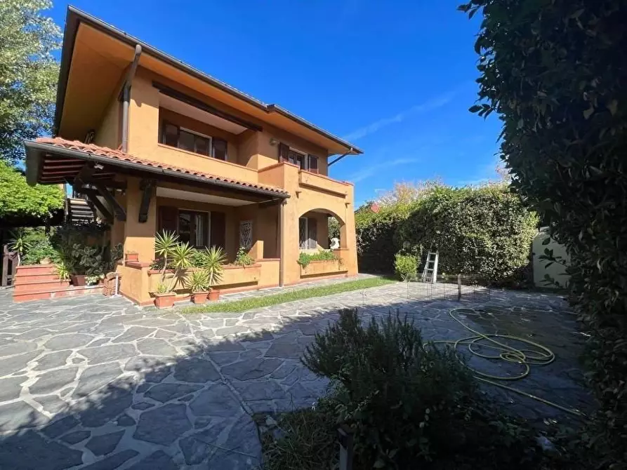 Immagine 3 di Mansarda in affitto  a Forte Dei Marmi