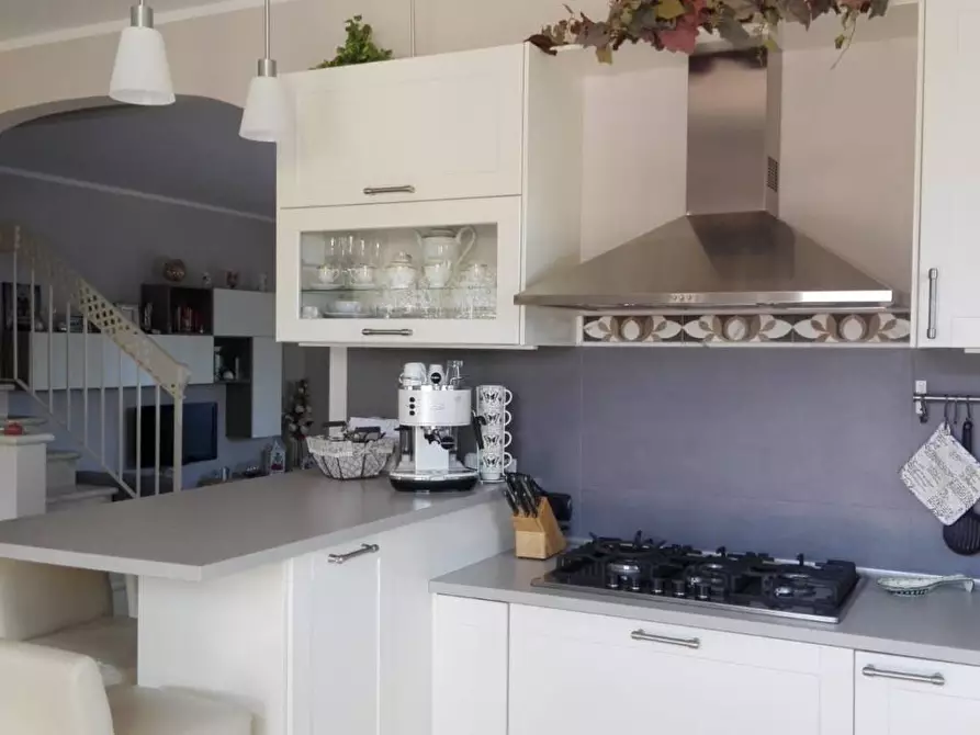 Immagine 22 di Casa bifamiliare in affitto  a Pietrasanta