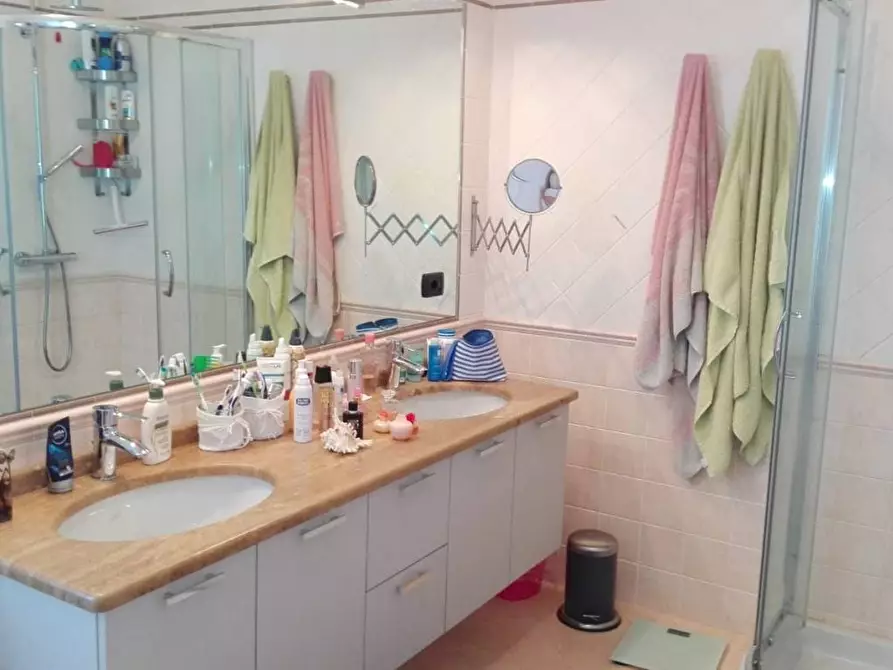 Immagine 31 di Casa bifamiliare in affitto  a Pietrasanta