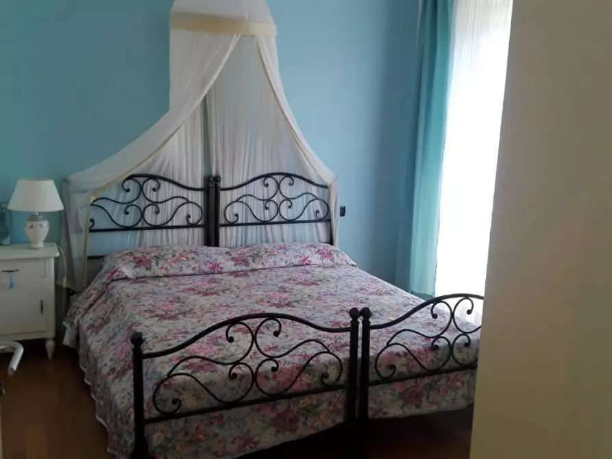 Immagine 27 di Casa bifamiliare in affitto  a Pietrasanta