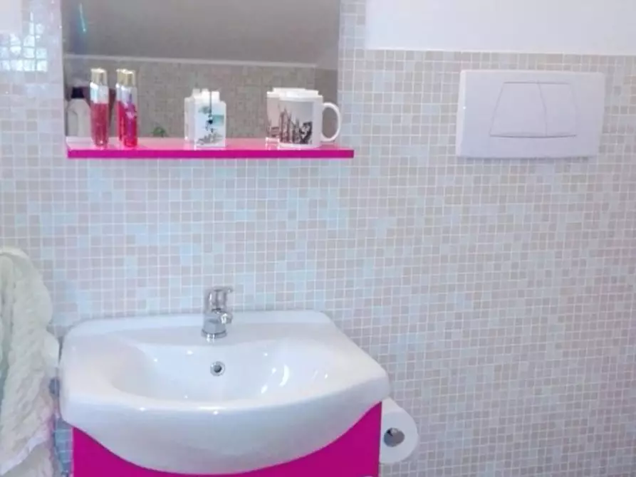 Immagine 29 di Casa bifamiliare in affitto  a Pietrasanta