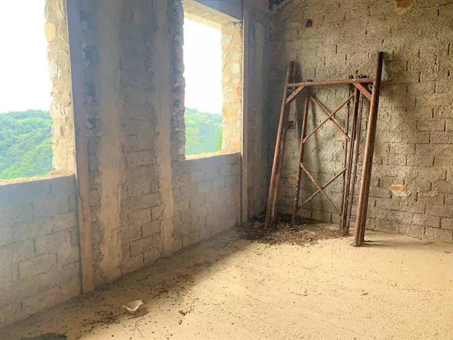 Immagine 8 di Villa in vendita  a Seravezza