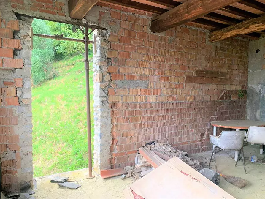 Immagine 7 di Villa in vendita  a Seravezza