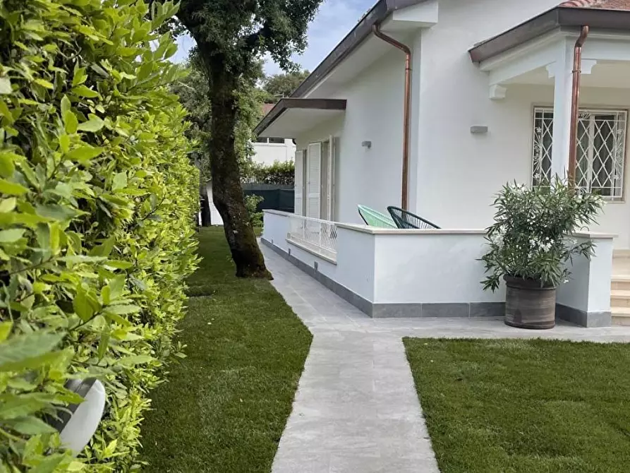 Immagine 9 di Villa in affitto  a Pietrasanta