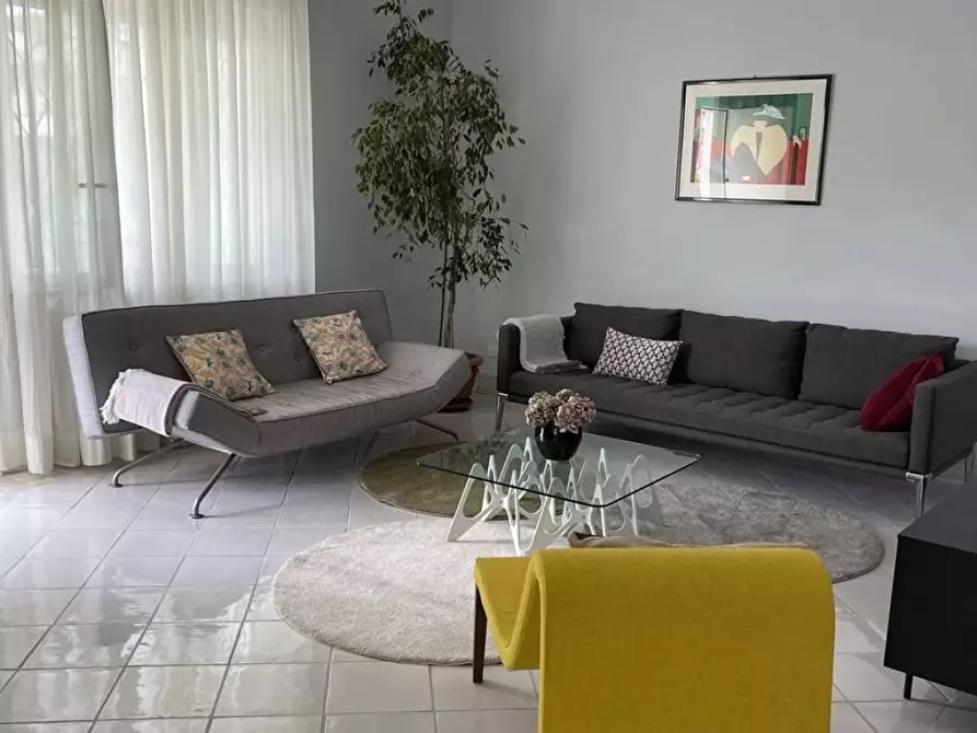 Immagine 14 di Villa in affitto  a Pietrasanta