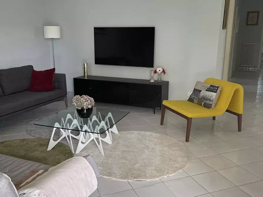 Immagine 16 di Villa in affitto  a Pietrasanta