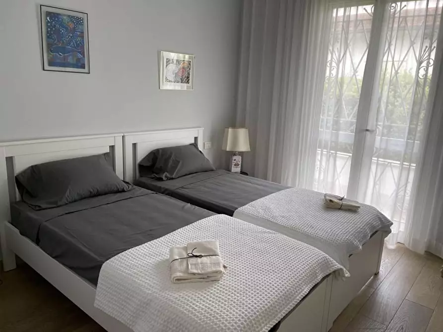 Immagine 25 di Villa in affitto  a Pietrasanta