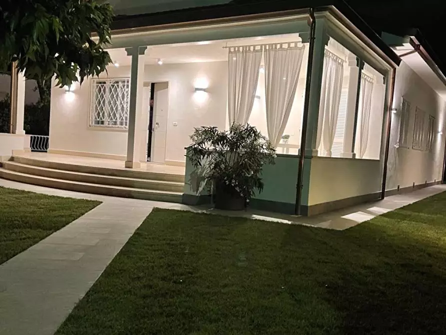 Immagine 4 di Villa in affitto  a Pietrasanta