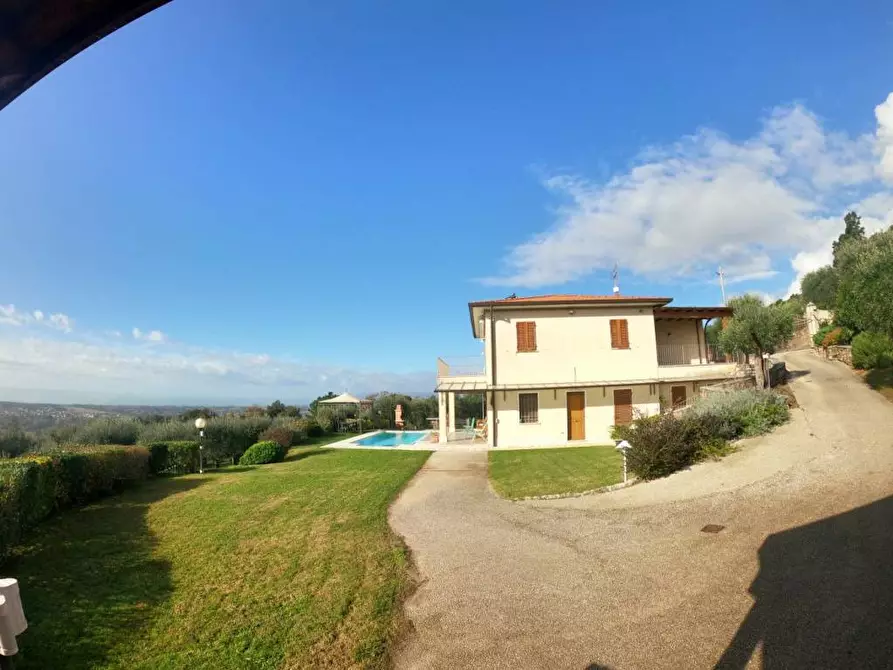 Immagine 7 di Villa in affitto  a Pietrasanta