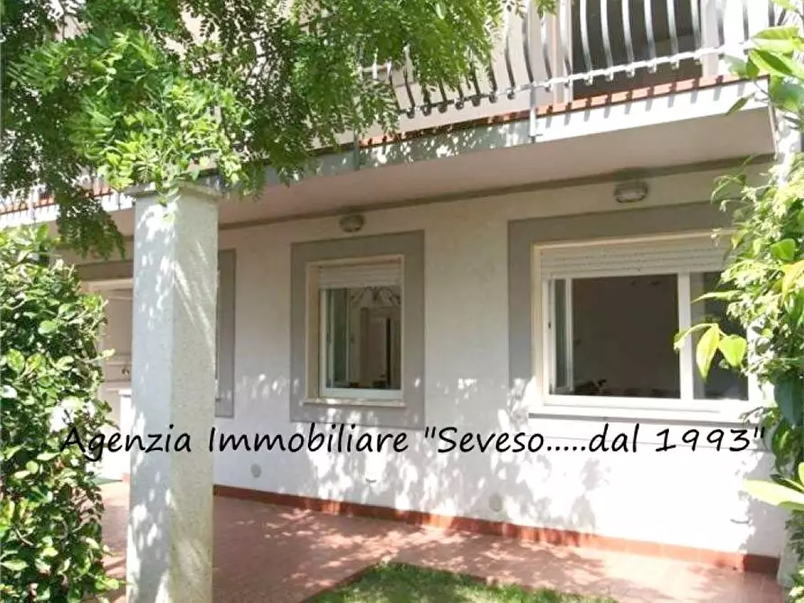 Immagine 2 di Casa trifamiliare in affitto  a Forte Dei Marmi
