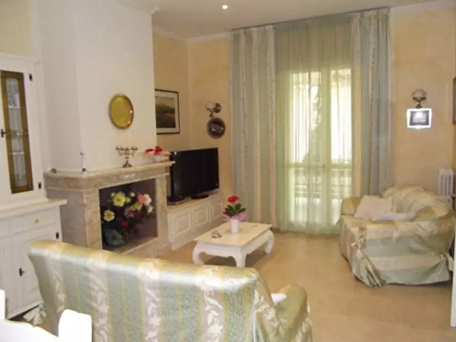 Immagine 7 di Villa in affitto  a Forte Dei Marmi