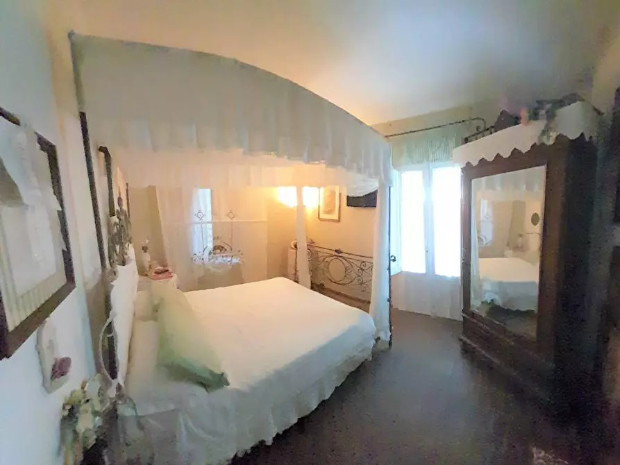 Immagine 4 di Villa in vendita  a Pietrasanta