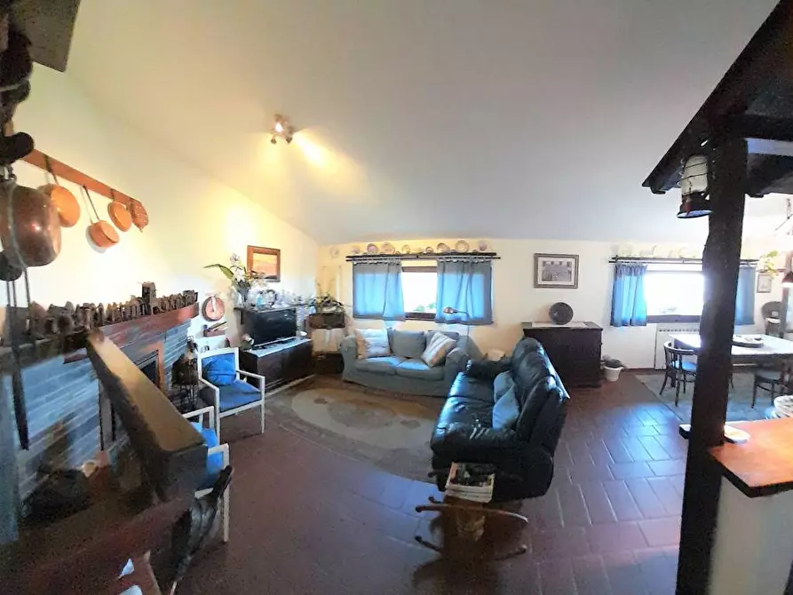 Immagine 8 di Villa in vendita  a Pietrasanta