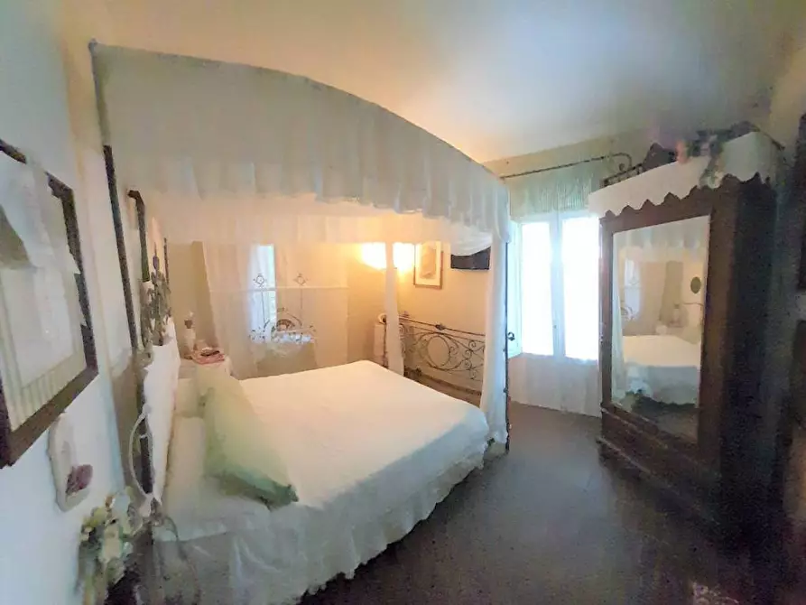 Immagine 17 di Villa in vendita  a Pietrasanta