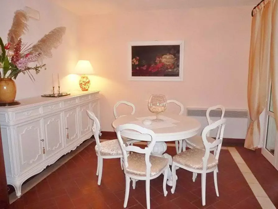 Immagine 12 di Villa in vendita  a Forte Dei Marmi