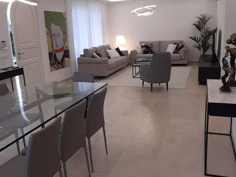 Immagine 7 di Villa in affitto  a Pietrasanta