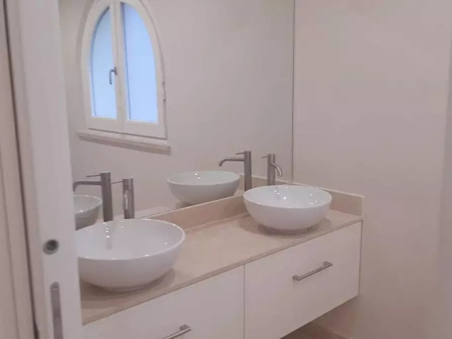 Immagine 19 di Villa in affitto  a Pietrasanta