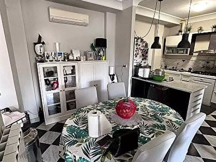 Immagine 5 di Casa bifamiliare in vendita  a Seravezza