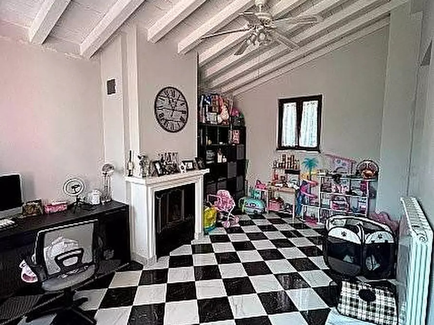 Immagine 3 di Casa bifamiliare in vendita  a Seravezza