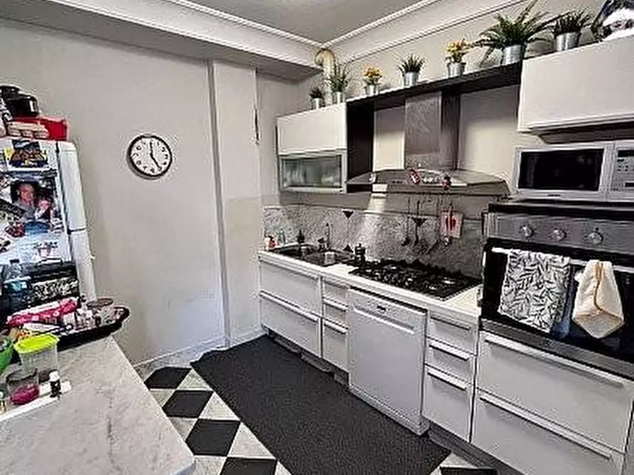 Immagine 6 di Casa bifamiliare in vendita  a Seravezza