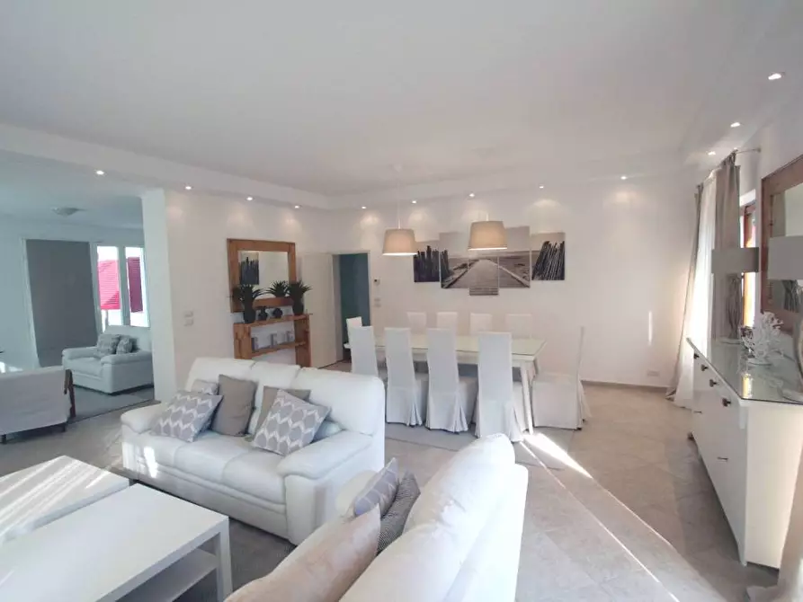 Immagine 5 di Villa in affitto  a Forte Dei Marmi
