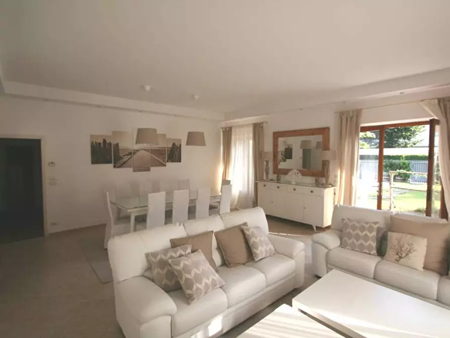 Immagine 7 di Villa in affitto  a Forte Dei Marmi