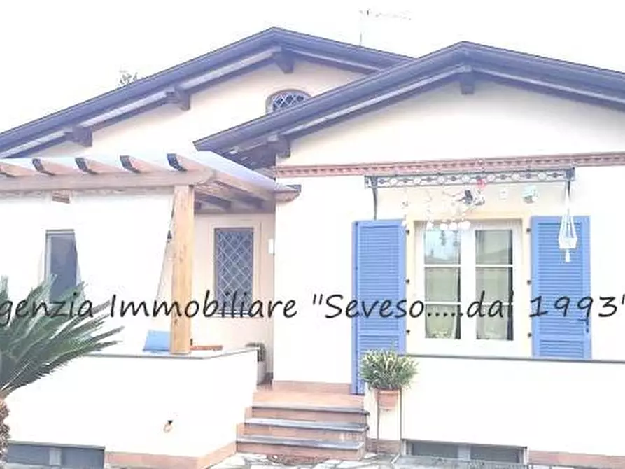 Immagine 1 di Villa in affitto  a Pietrasanta