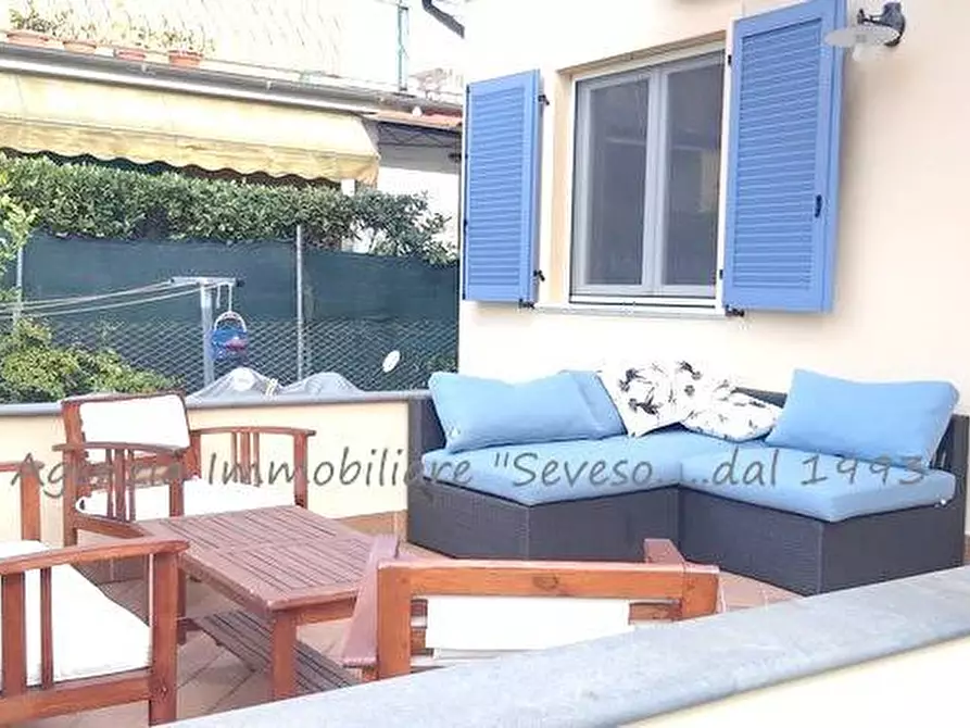 Immagine 6 di Villa in affitto  a Pietrasanta